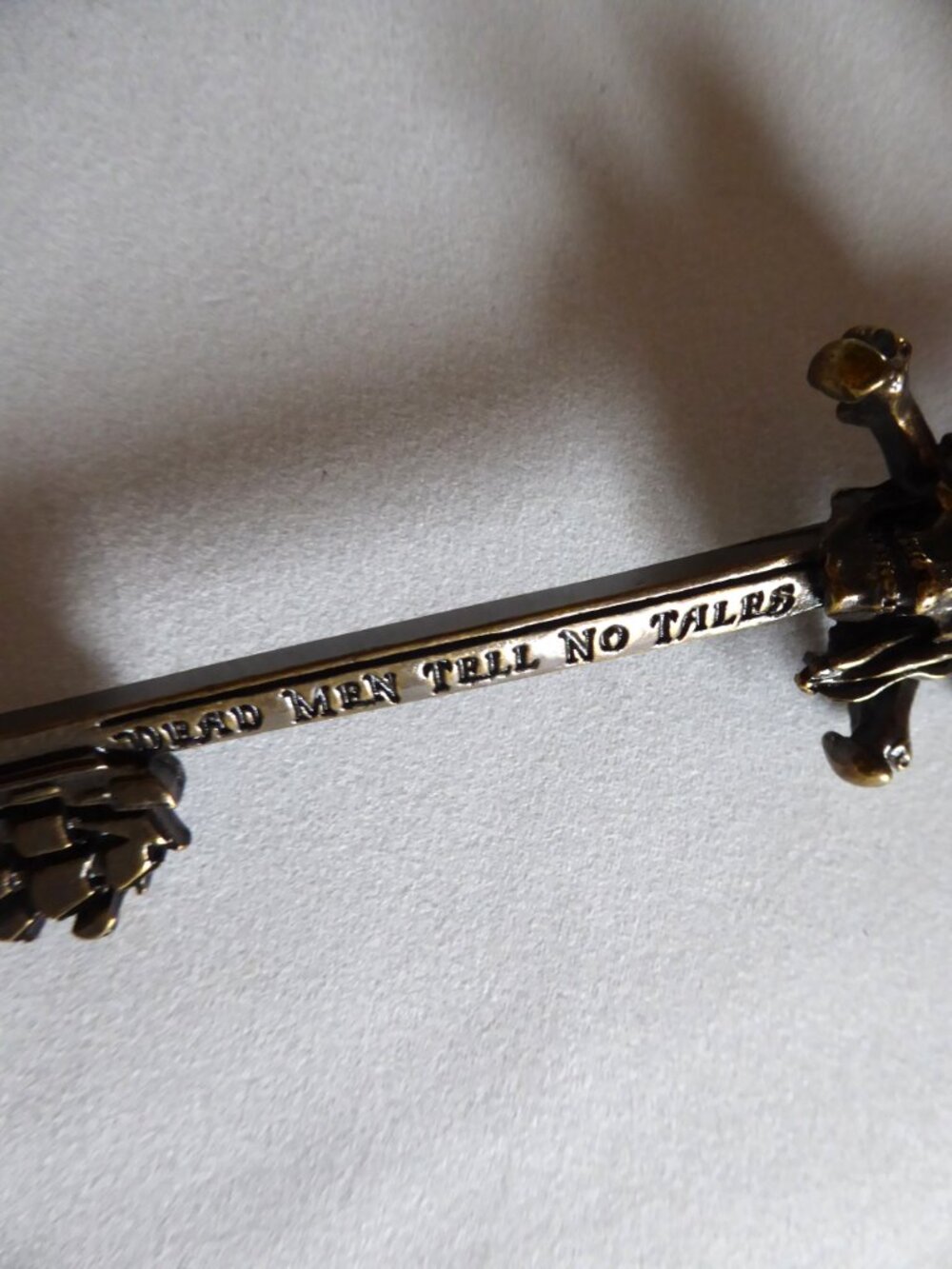 NEW VINTAGE DISNEY MAGIC KEY COLLECTION PIRATES CARIBBEAN METAL SKELETON KEY - Picture 13 of 15
